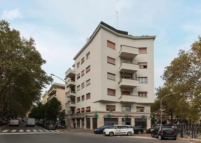 Guesthost - Clodia Rome